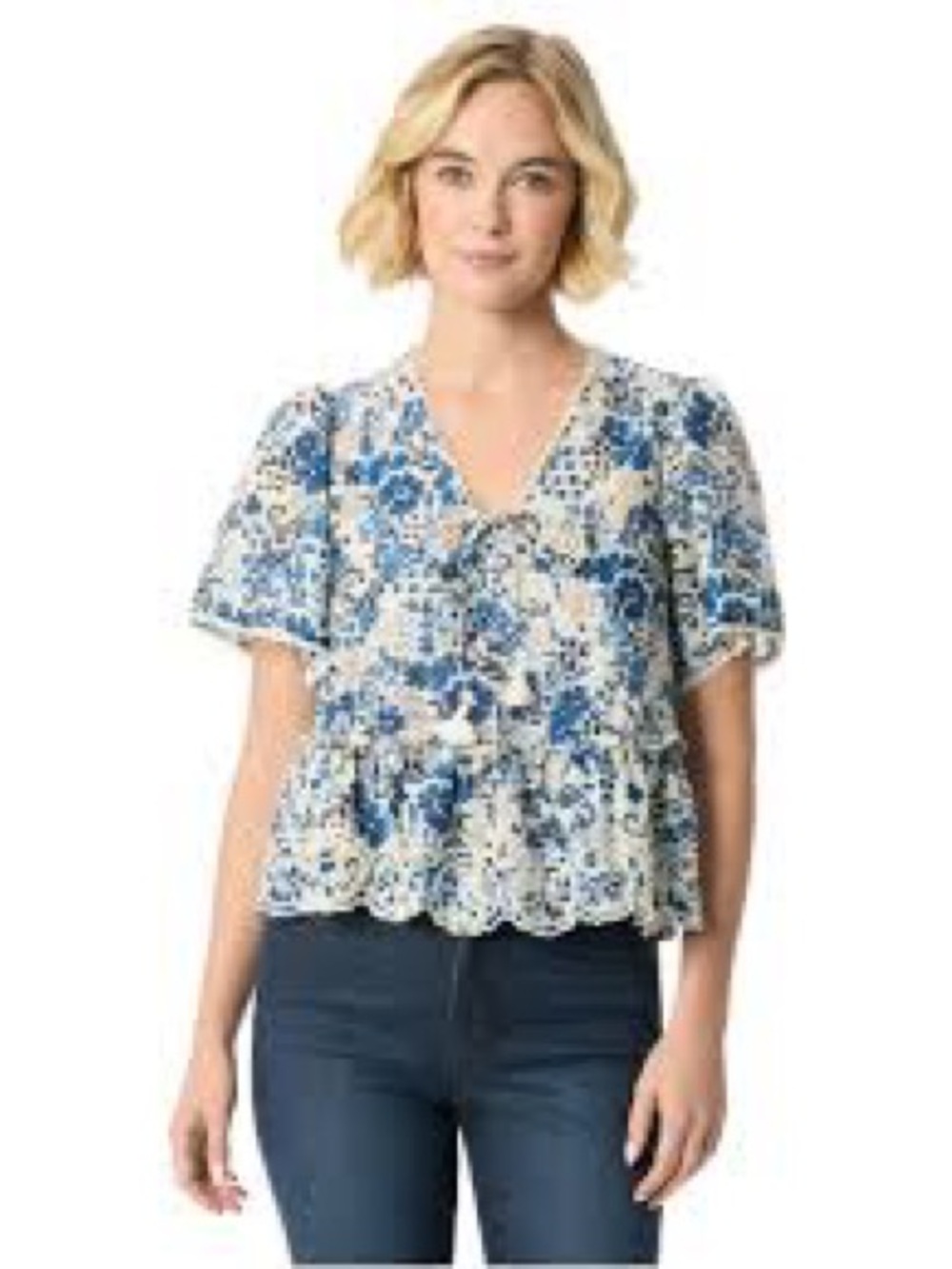 Jessica Simpson Women’s Willow Embroidered Blouse. Medium